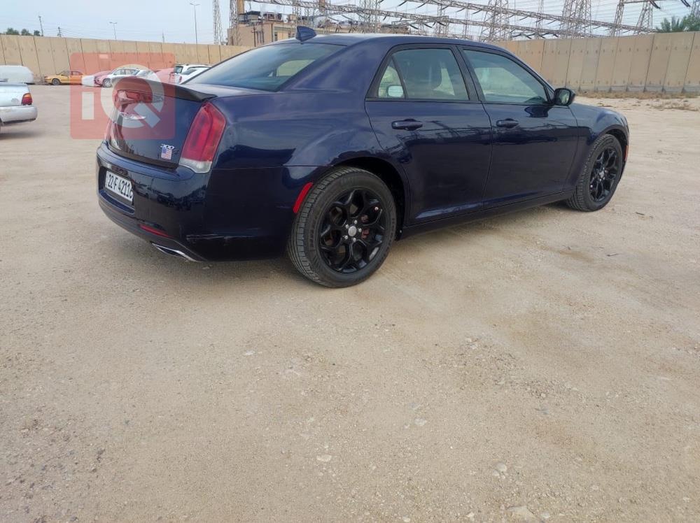 کرایسلەر 300